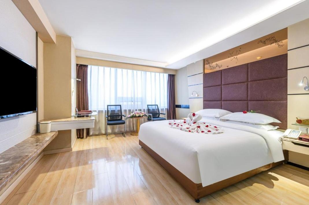 Jinan Yuquan Simpson Hotel Exteriér fotografie